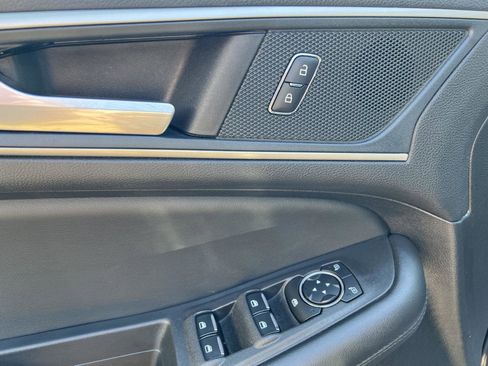 Used 2024 Ford Edge SEL image 13