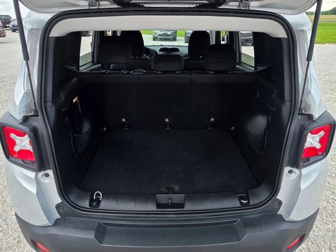 Used 2018 Jeep Renegade Altitude AWD/4WD image 22