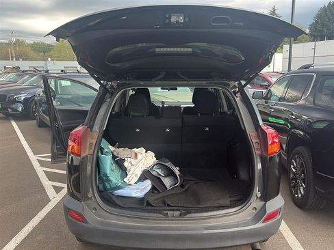 Used 2013 Toyota RAV4 XLE image 16