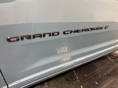 Used 2026 Jeep Grand Cherokee Limited AWD/4WD image 47