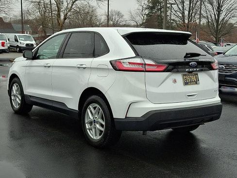 Certified 2022 Ford Edge SE image 4
