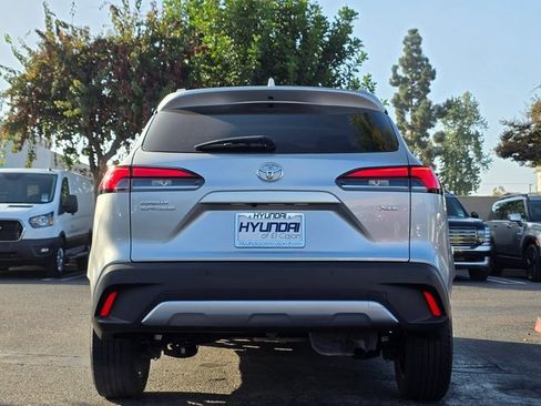 Used 2023 Toyota Corolla Cross XLE image 6