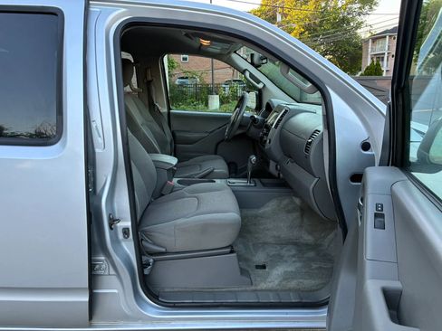 Used 2016 Nissan Frontier SV w/ SV Value Truck Package AWD/4WD image 14