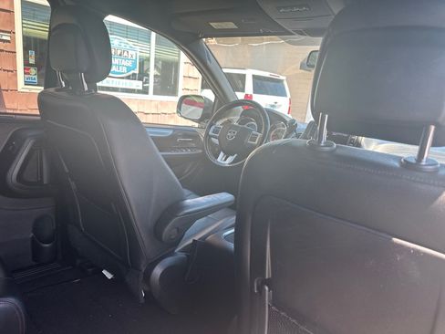 Used 2019 Dodge Grand Caravan GT FWD image 13