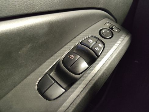 Used 2025 Nissan Altima 2.5 SV FWD image 27