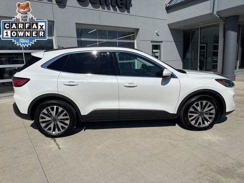 Used 2022 Ford Escape Titanium AWD/4WD image 4