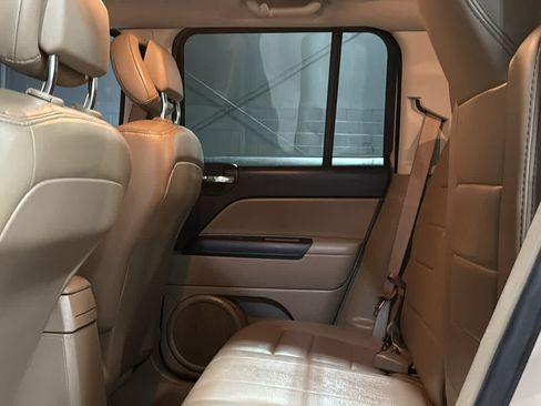 Used 2016 Jeep Patriot High Altitude AWD/4WD image 21