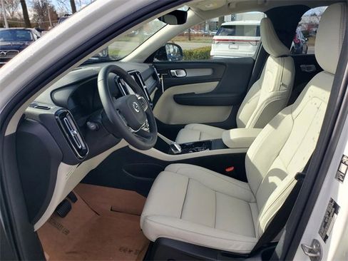 New 2026 Volvo XC40 B5 Ultra w/ Protection Package Premier image 13