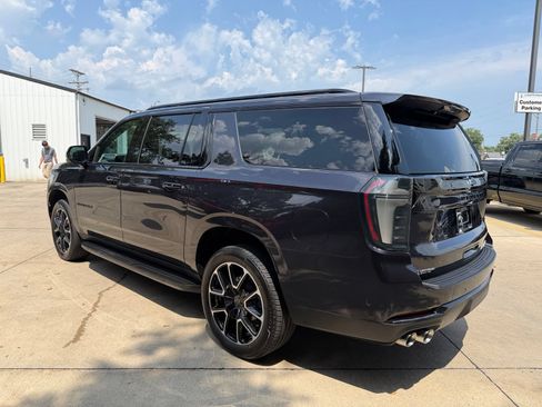 Used 2025 Chevrolet Suburban RST w/ RST Capability Package AWD/4WD image 28