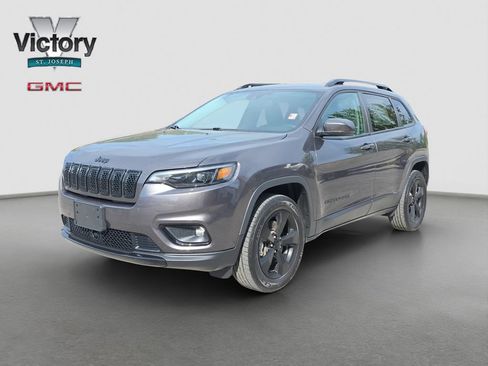 Used 2021 Jeep Cherokee Latitude Plus AWD/4WD image 3