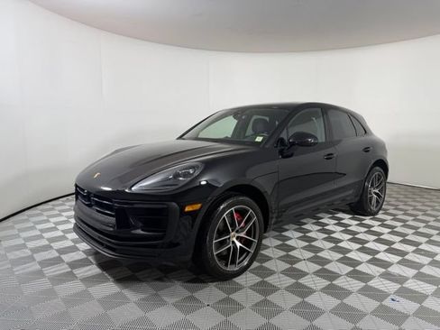 Used 2023 Porsche Macan S AWD/4WD image 3