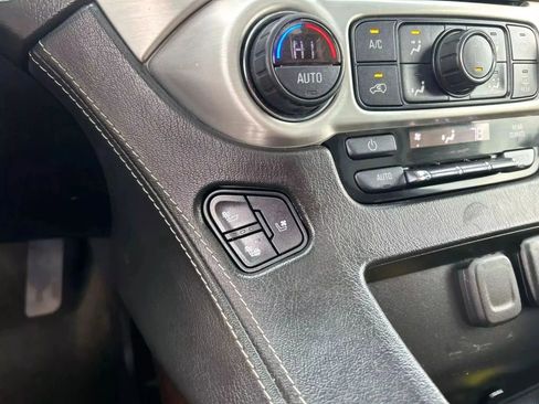 Used 2018 GMC Yukon XL SLT image 22