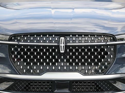 Used 2024 Lincoln Nautilus Reserve w/ Equipment Group 202A AWD/4WD image 30