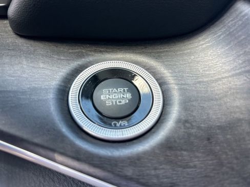 Used 2023 Jeep Grand Cherokee Limited w/ Luxury Tech Group II image 45