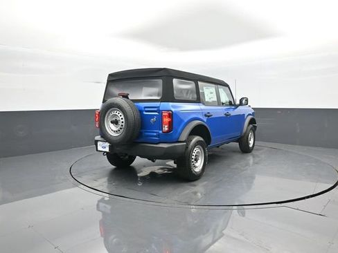 New 2026 Ford Bronco Base image 7