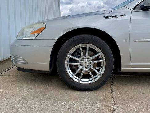 Used 2007 Buick Lucerne CXL w/ Luxury Package FWD image 33