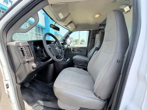 Used 2023 GMC Savana 2500 w/ Driver Convenience Package RWD image 20