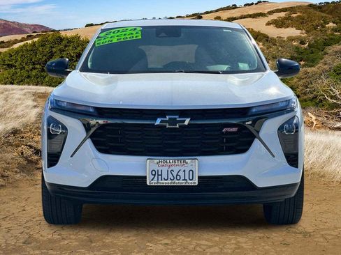 Used 2024 Chevrolet Trax RS w/ Sunroof Package image 9