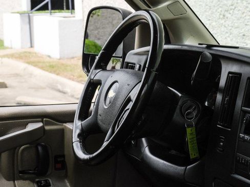 Used 2021 Chevrolet Express 2500 w/ Driver Convenience Package image 16