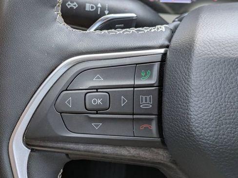 Certified 2025 Jeep Grand Cherokee Limited w/ Luxury Tech Group II image 20