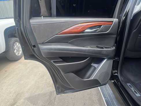 Used 2015 Cadillac Escalade Premium AWD/4WD image 15