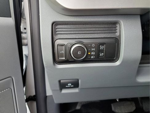 New 2025 Ford F250 XL w/ XL Chrome Package image 28