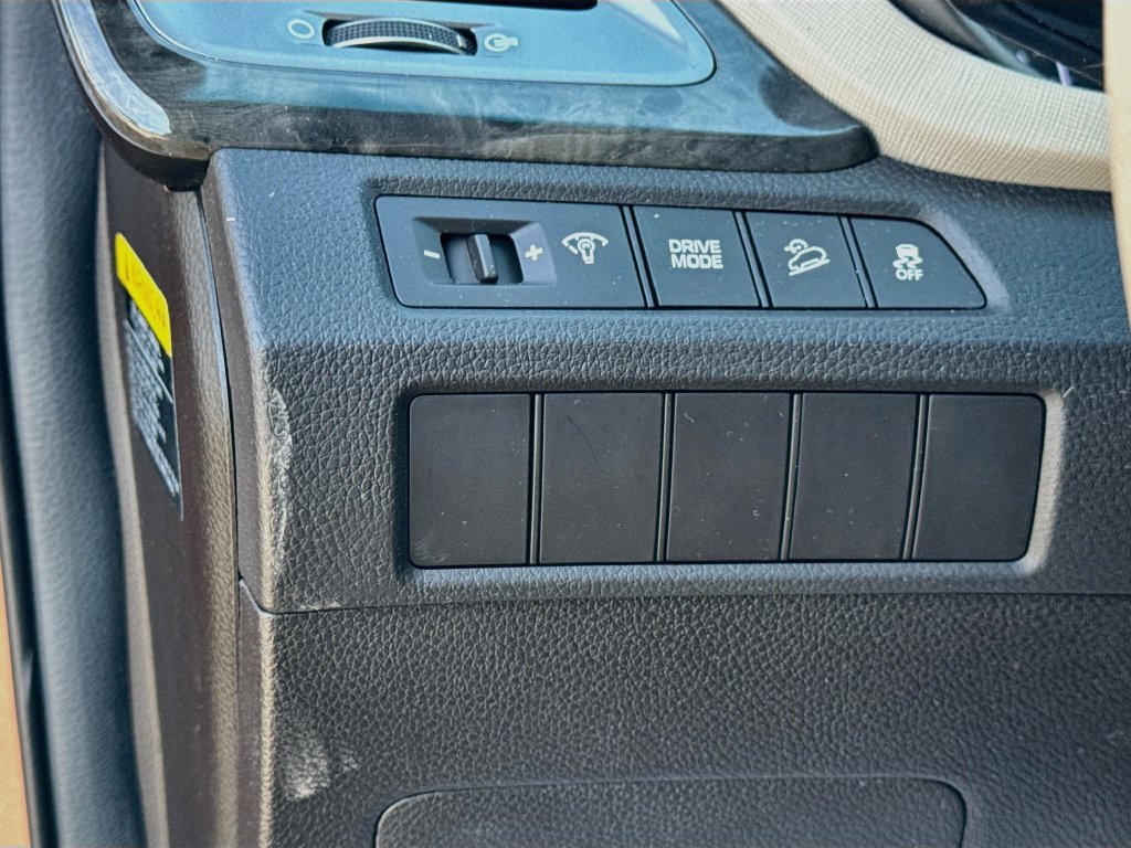 Used 2017 Hyundai Santa Fe Sport FWD image 11