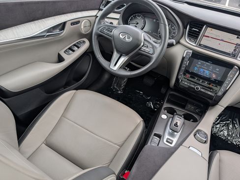 Certified 2023 INFINITI QX50 Sensory w/ Accent Package AWD/4WD image 9