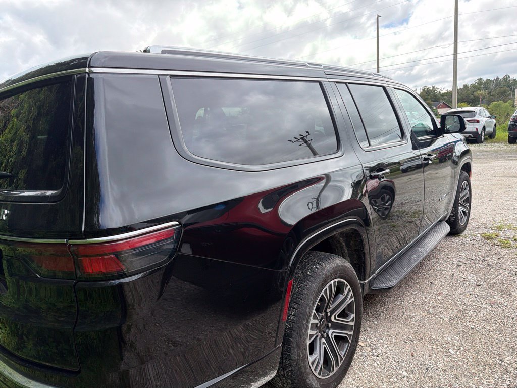 Used 2025 Jeep Wagoneer L Series II AWD/4WD image 8