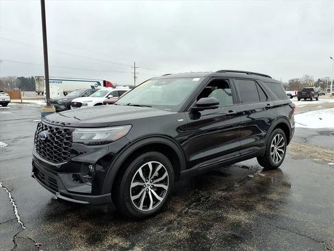 Used 2025 Ford Explorer ST-Line image 7