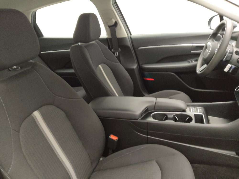 Used 2025 Hyundai Sonata SEL FWD image 21