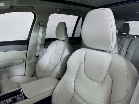 Used 2026 Volvo XC90 B6 Ultra w/ Protection Package AWD/4WD image 8