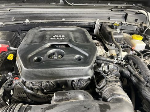 Used 2022 Jeep Wrangler Unlimited Rubicon w/ LED Lighting Group image 29