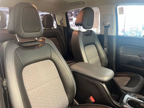 Used 2018 Chevrolet Colorado Z71 AWD/4WD image 41