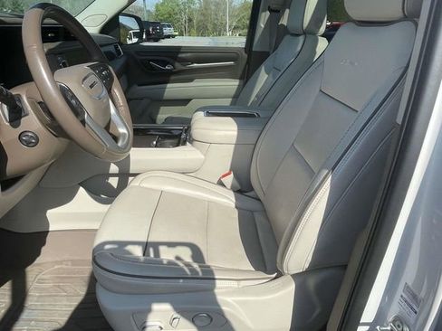 Used 2023 GMC Yukon Denali w/ LPO, Floor Liner Package AWD/4WD image 17