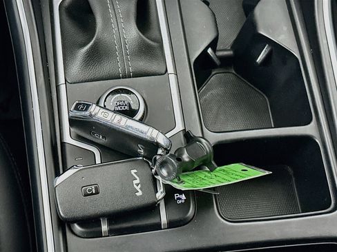 Used 2022 Kia Sorento S FWD image 26