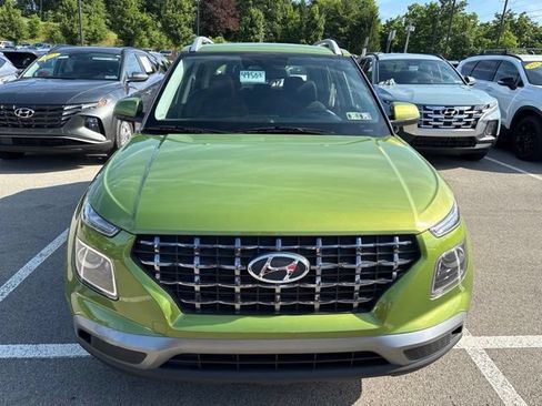 Used 2023 Hyundai Venue SEL FWD image 8