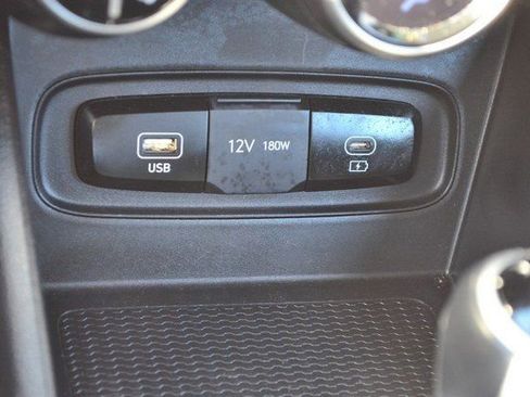 Used 2024 Hyundai Venue SEL image 30