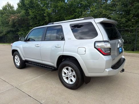 Used 2022 Toyota 4Runner SR5 AWD/4WD image 3