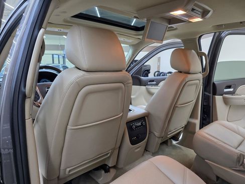 Used 2013 GMC Yukon Denali RWD image 26