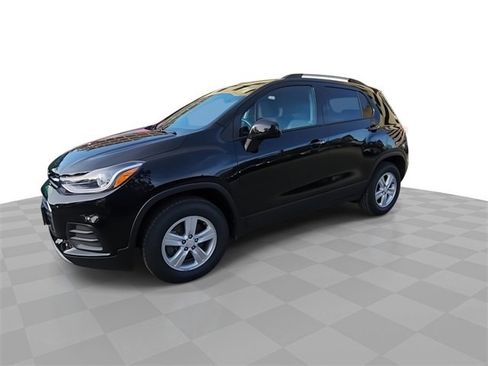 Used 2022 Chevrolet Trax LT w/ LT Convenience Package image 4