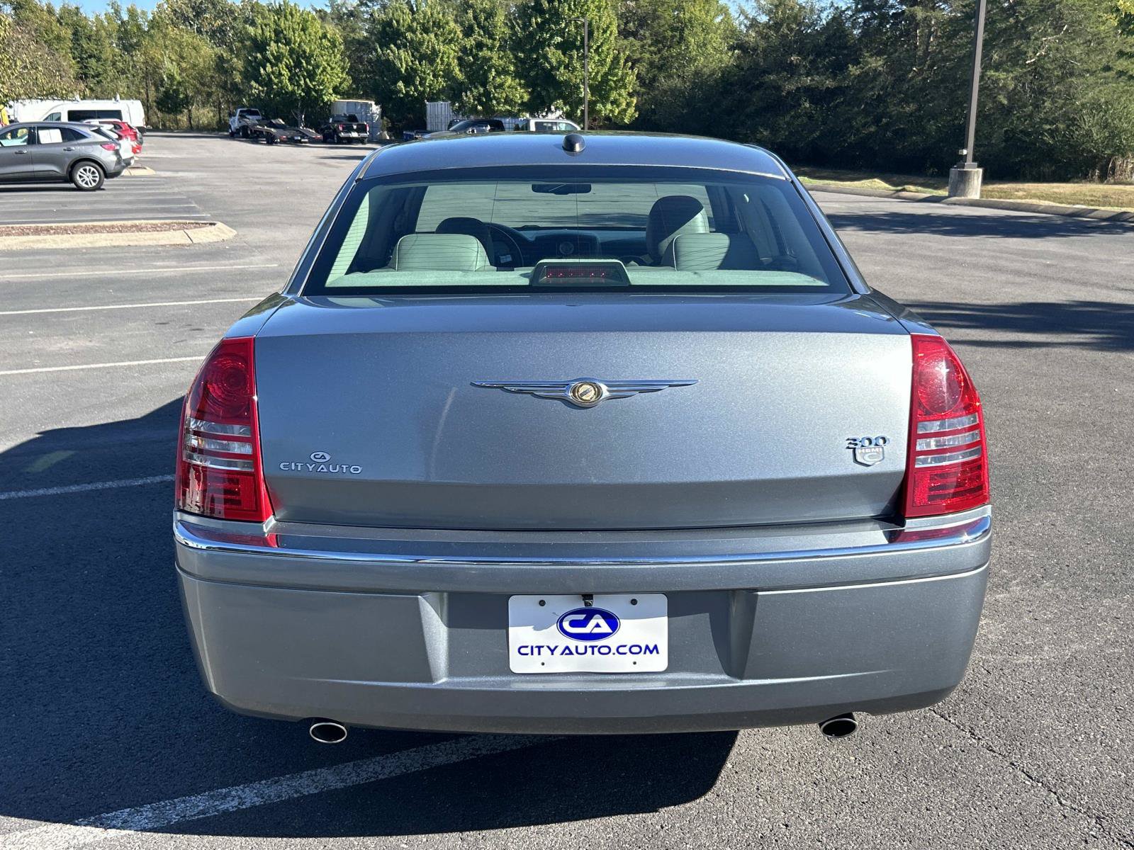 Used 2006 Chrysler 300 C w/ Navigation & Sound Group II RWD image 4