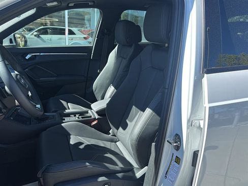 Used 2025 Audi Q3 2.0T Premium w/ Convenience Package image 12
