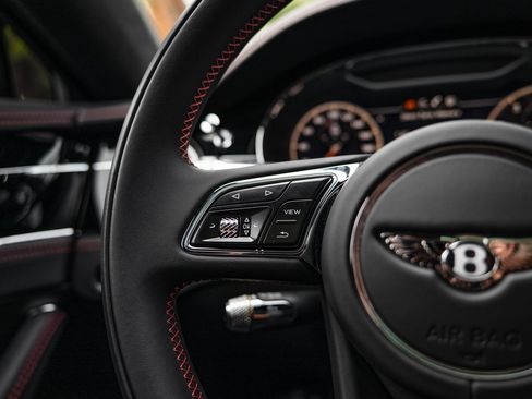 Used 2024 Bentley Flying Spur S V8 image 19