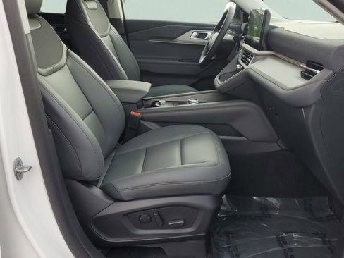 New 2026 Ford Explorer Active w/ Active Comfort Package image 17