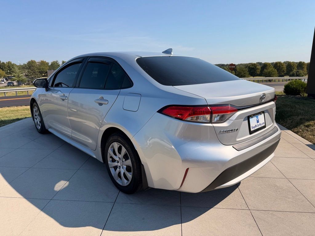 Used 2021 Toyota Corolla LE FWD image 6