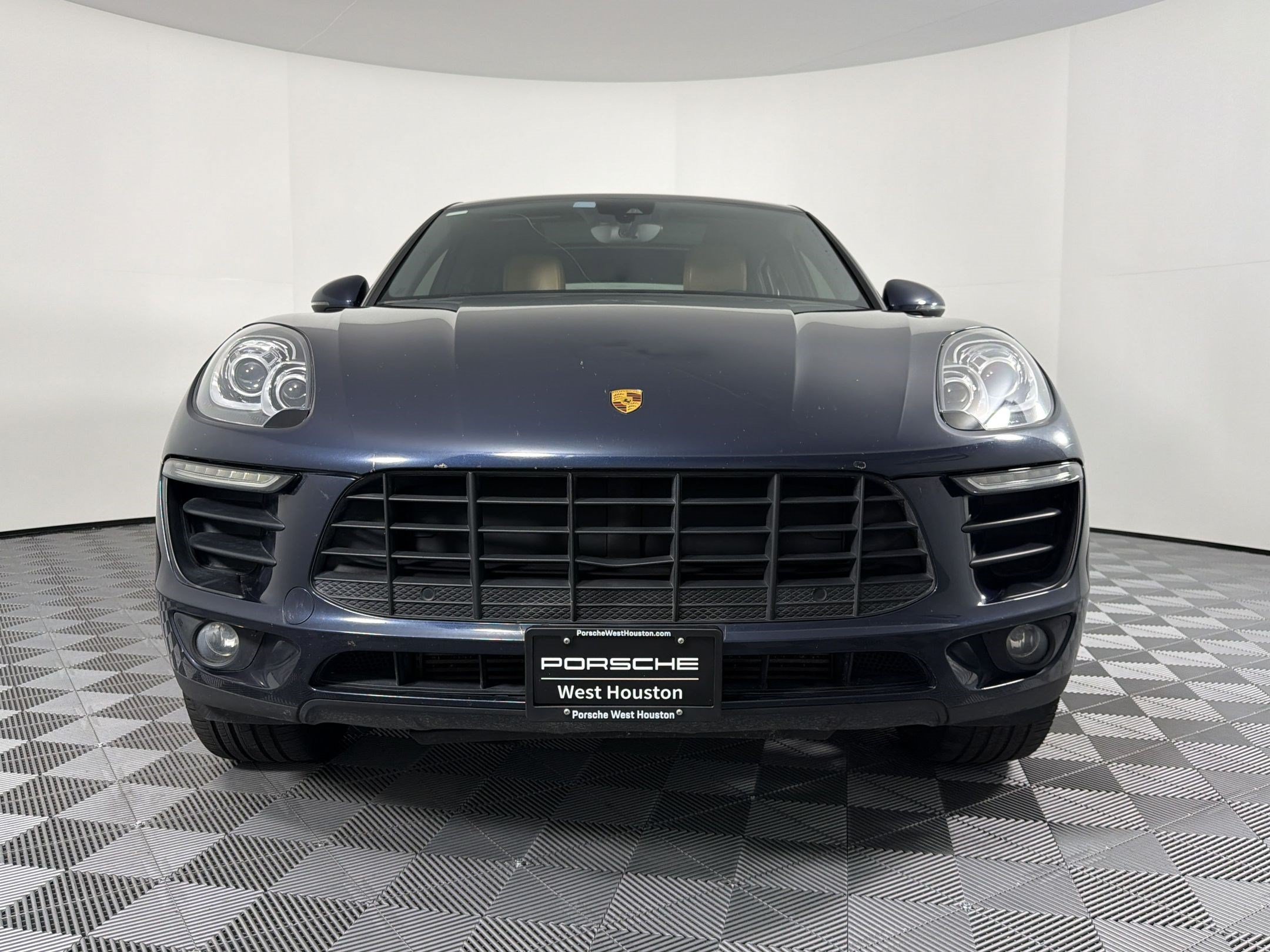 Used 2018 Porsche Macan AWD/4WD image 6