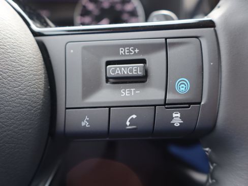 Used 2025 Nissan Pathfinder SL w/ Cargo Package AWD/4WD image 17