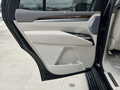 New 2026 Cadillac Escalade Platinum Sport image 19