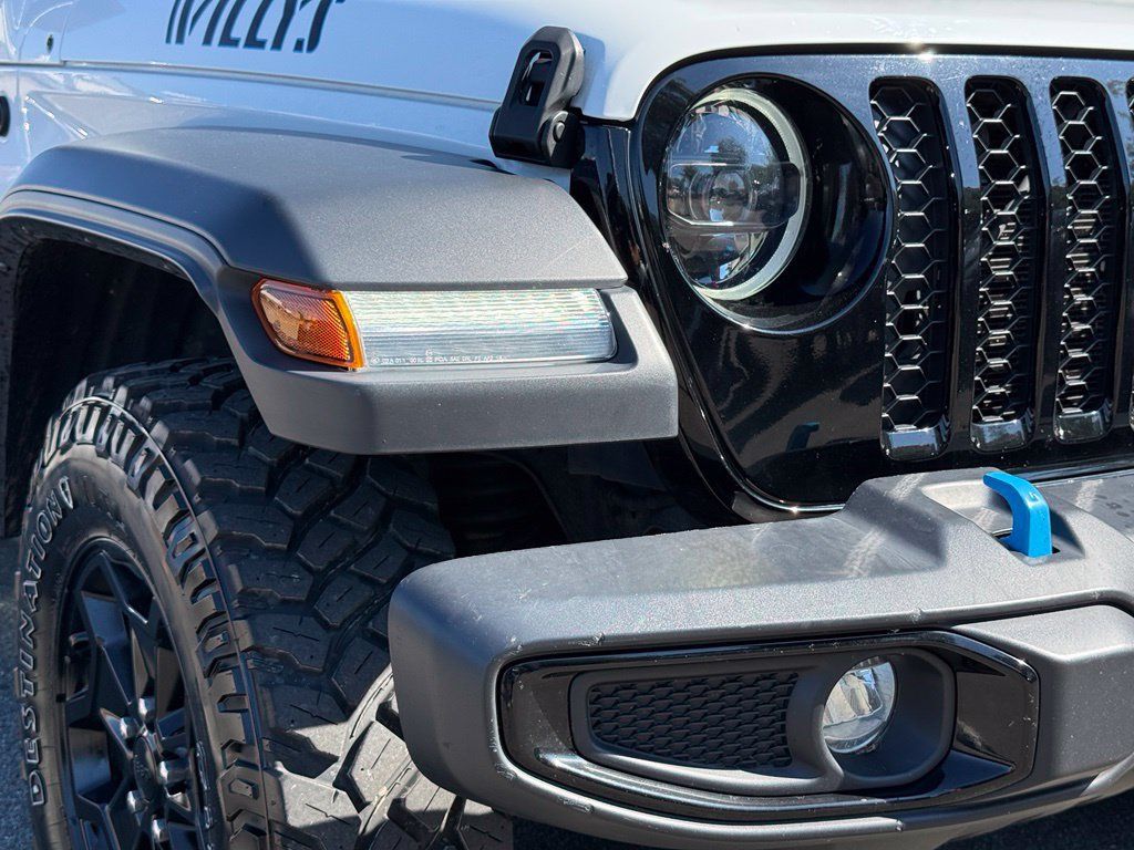 Used 2023 Jeep Wrangler Unlimited w/ Cold Weather Group AWD/4WD image 12